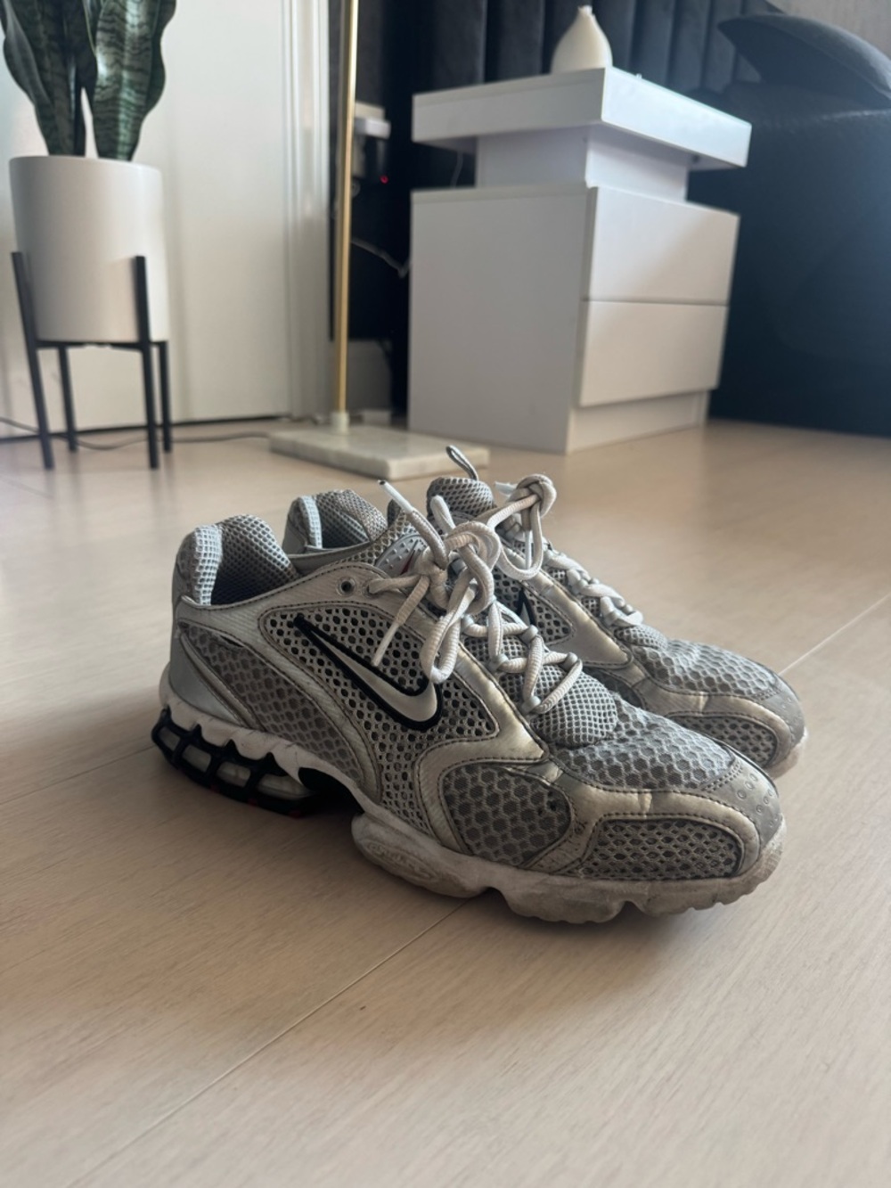 Nike Silver Running Sneakers with Black Swoosh Men Size 9.5